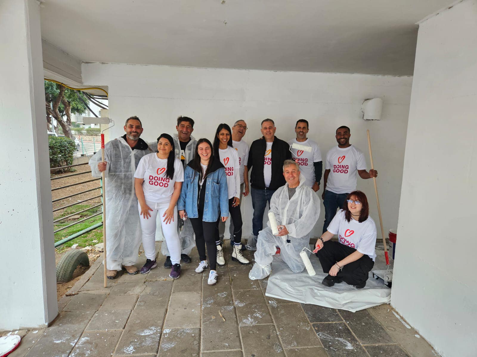 בפרויקט ענק מטעם עיריית אשדוד ומאות מתנדבים צבעו ושדרגו כ-80 מקלטים ברחבי העיר (צילום: עיריית אשדוד, פייסבוק)